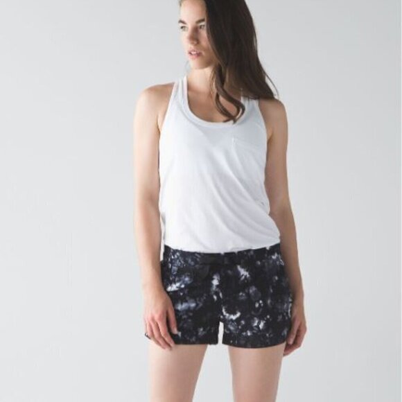 LULULEMON (Size 4) Spring Break Away Shorts II Black - Picture 2 of 10